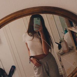 Meet your Posher, Carla